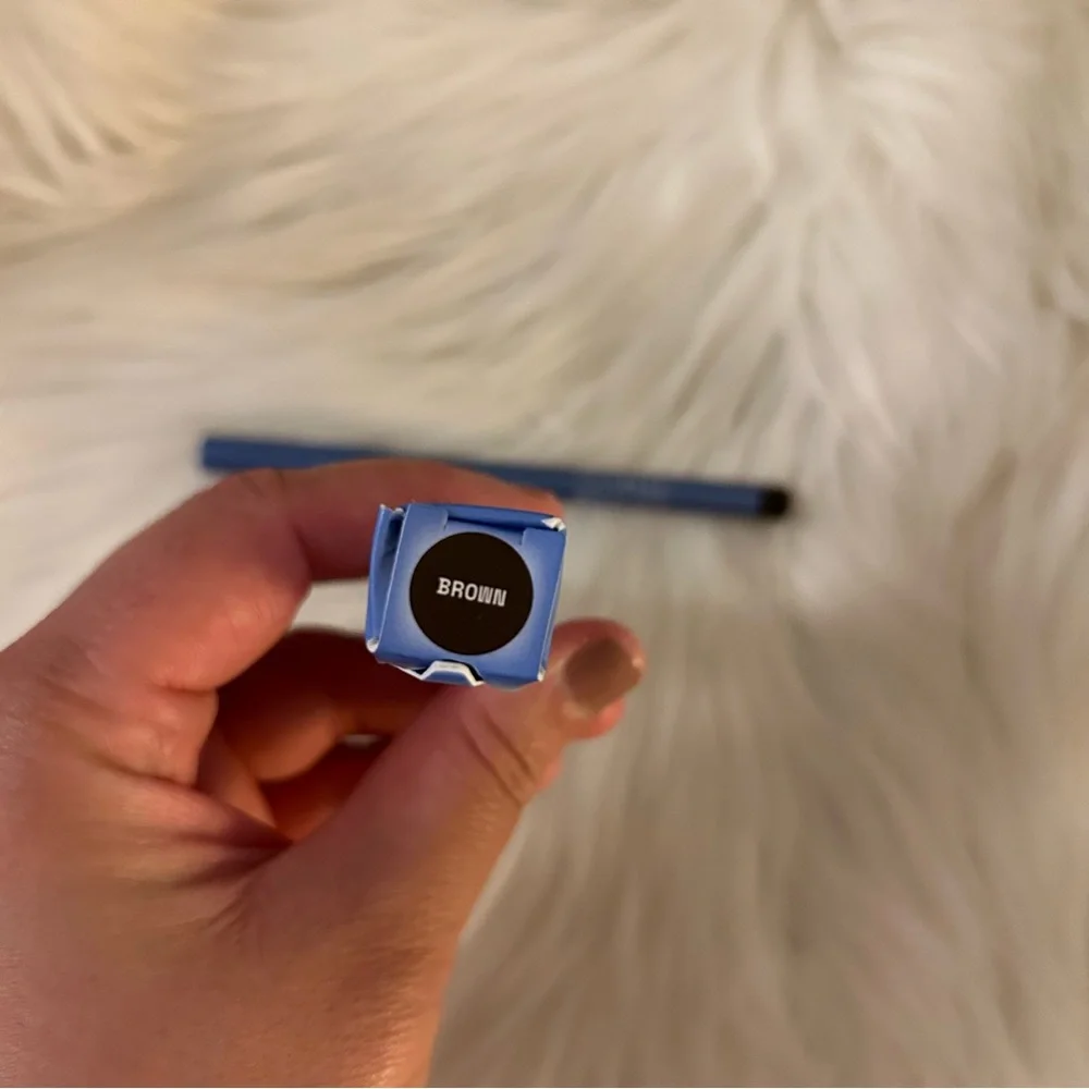 Item Beauty Eyeliner Pencil